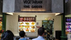 Stall front at Ying Garden Vegetarian 颖园素食 in Central Singapore