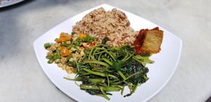 Economy rice at Ying Garden Vegetarian 颖园素食 in Central Singapore