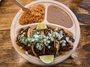 Asada taco plate at Nissi Vegan in Austin
