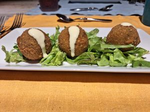 Vegan Meatballs with Ginger Mayonnaise at Country Relais Coroncina in Belforte Del Chienti