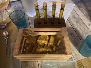 Degustazione olio  at Country Relais Coroncina in Belforte Del Chienti