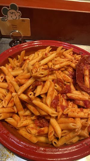Vegan pasta w tomato sauce  at Disneyland - Agrabah Cafe in Chessy