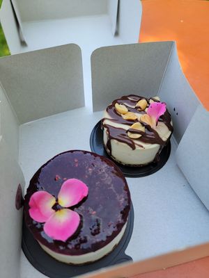 Signature cheesecake & PB mini cake at Planthropie in Birmingham