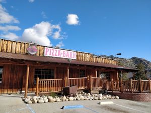 Outside at Pizza Barn in Kernville