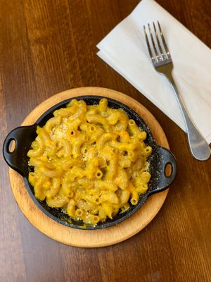Mac and cheese  at A Live Kitchen in Queens