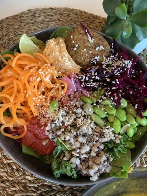 Falafel bowl at Woodss in Rovaniemi