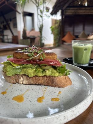 Avo bread  at Salty Swami's in Hikkaduwa