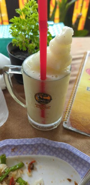 Banana smoothie at Mhee Yim Vegetarian Food in Hua Hin