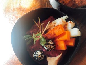 hummus de garbanzo y betabel  at Peace & Bowl in Playa Del Carmen