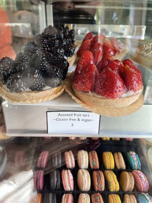 Fruit tarts  at Moondog in Key West