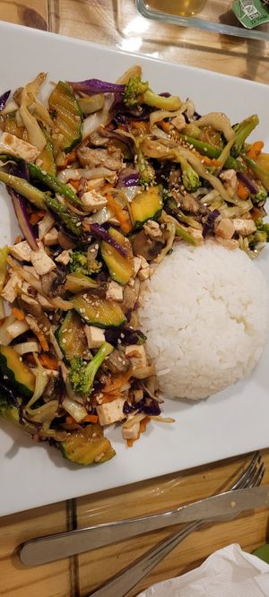 Veggie stir-fry with tofu at Thai Connection in Cuenca