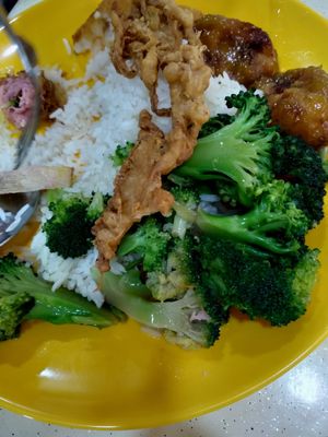 Mix vegetables at Vege Story 斋之传说 - Bishan in Central Singapore