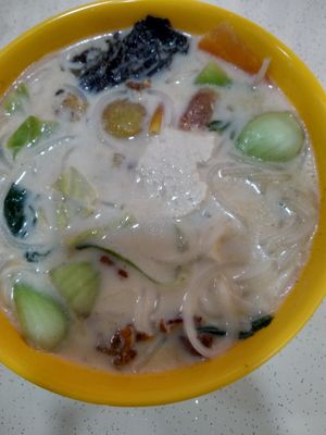 Slice fish noodle soup at Vege Story 斋之传说 - Bishan in Central Singapore