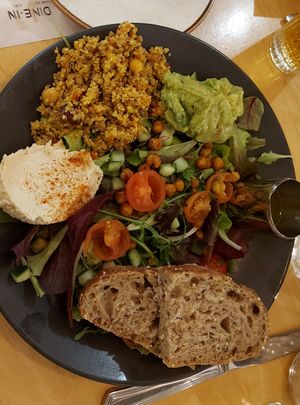 Salad with quinoa, hummus and guacamole at WASBAR - Korenmarkt in Ghent