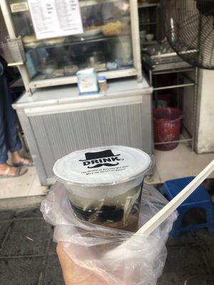   at Che Muoi Sau in Hanoi