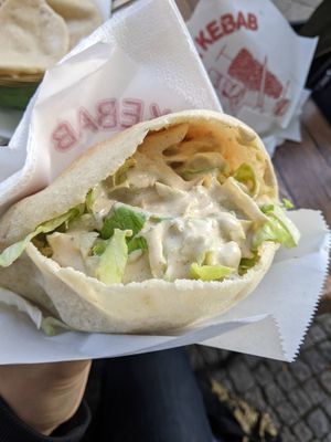 Tamiya Sudanesische Falafil mit Tomaten (3.50€). It was good! at Tutti Island in Berlin