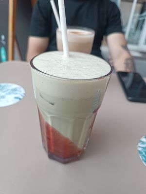 Matcha glacé framboise at Le Café Potager in Strasbourg