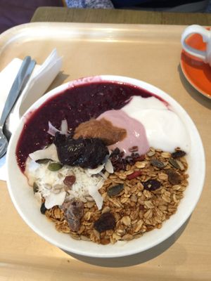 Porridge mit Toppings, vegan at The Happy Pear in Greystones