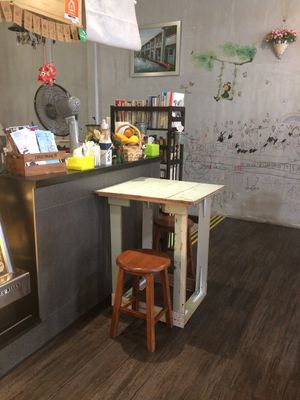 Bar and books at Every Fresh Bar in Penang