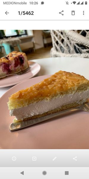 Vegan Bienenstich. 07/21 at Mandala Café & Yoga in Oberstdorf