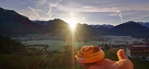 Zimtschnecke to go😍🌞✌🏽 at Mandala Café & Yoga in Oberstdorf