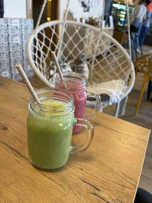Green and red smoothies  #Veganuary at Mandala Café & Yoga in Oberstdorf