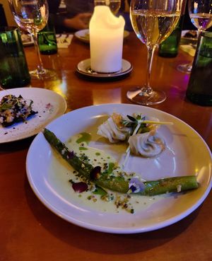 Asparagus and kimchi dumplings and seaweed cracker at Magu in Helsinki