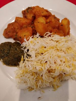 Bombay aloo at Le Kashmir in Arles