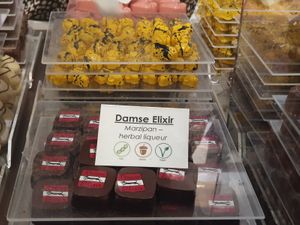 the vegan chocolates are clearly labeled at The Chocolate Line in Bruges