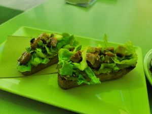 Tofu hummus toast at Planeta ECO in Alicante