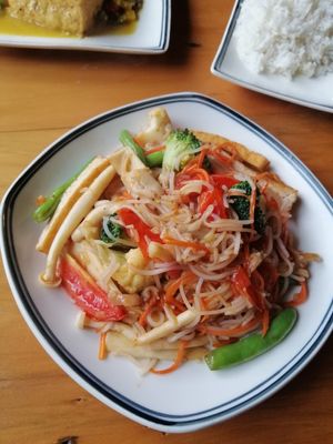 Fried noodles at Veggie Box in Phong Nha