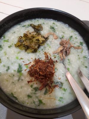 Spinach porridge at Green Bliss Habitat 綠福苑 - Fortune Centre in Central Singapore