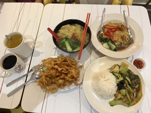 Delicious food  at Green Bliss Habitat 綠福苑 - Fortune Centre in Central Singapore