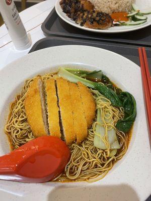 Wanton noodles were my favourite before becoming vegetarian and these are a close match! Meat substitutes taste nice too. $14.50 for two mains and a drink 👍  at Green Bliss Habitat 綠福苑 - Fortune Centre in Central Singapore