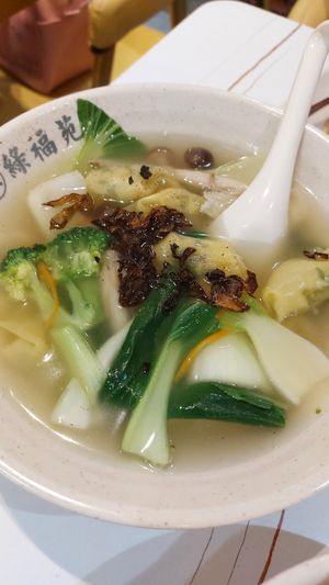 Food is yummy and affordable. Not too oily/salty 😋😋😋.👍👍👍 place clean and nice at Green Bliss Habitat 綠福苑 - Fortune Centre in Central Singapore