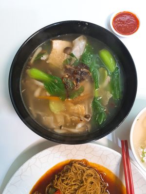 Wonton soup at Green Bliss Habitat 綠福苑 - Fortune Centre in Central Singapore