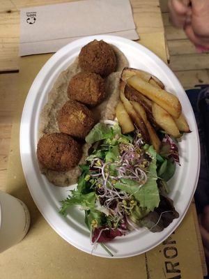 Polpette vegane su crema di melanzane con contorno di misticanza e patate al forno. at Aromaticus in Rome