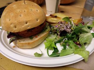 Burger di fagioli at Aromaticus in Rome