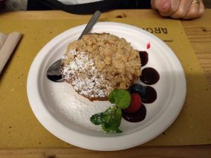 Crostata di mele con crumble (contiene uovo) at Aromaticus in Rome
