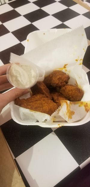 Nashville Hot Wings at The BE-Hive in Nashville