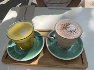 Turmeric latte and Macacao  at Bohl in Barcelona