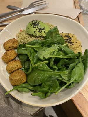 12.5€ for shop bought falafel at Bohl in Barcelona