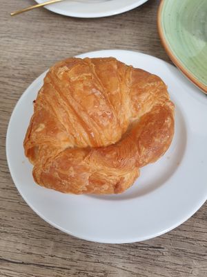 Vegan croissant at Rosalía in Florence