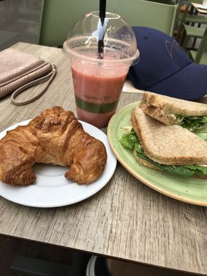 Vegan Croissant, Hummus and Mint Sandwich  at Rosalía in Florence