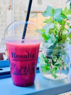 Energetico
Beetroot 
Ginger 
Orange 
Apple 
The best juice in town  at Rosalía in Florence