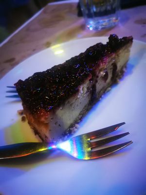Bakes cheesecake at Cafe Madrigal in Valencia