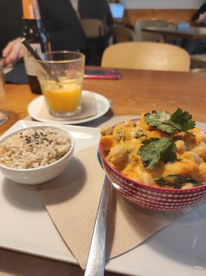 Curry at Cafe Madrigal in Valencia