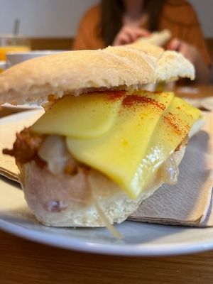  at Cafe Madrigal in Valencia