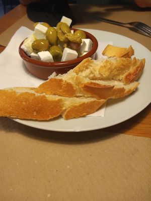 Queso feta vegano at Cafe Madrigal in Valencia