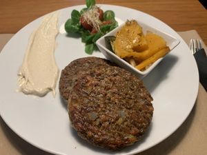 Hamburguesa   at Cafe Madrigal in Valencia